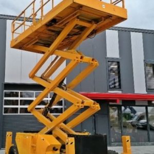 Nacela foarfeca diesel 15 metri